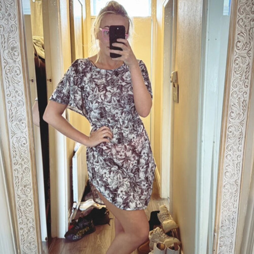 H&M Women’s Greyscale Floral Summer Beach Dress - S